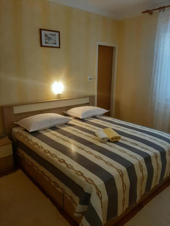 Apartments And Rooms Ljubica Lun  Exterior foto