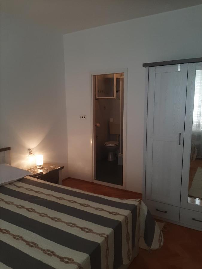 Apartments And Rooms Ljubica Lun  Exterior foto
