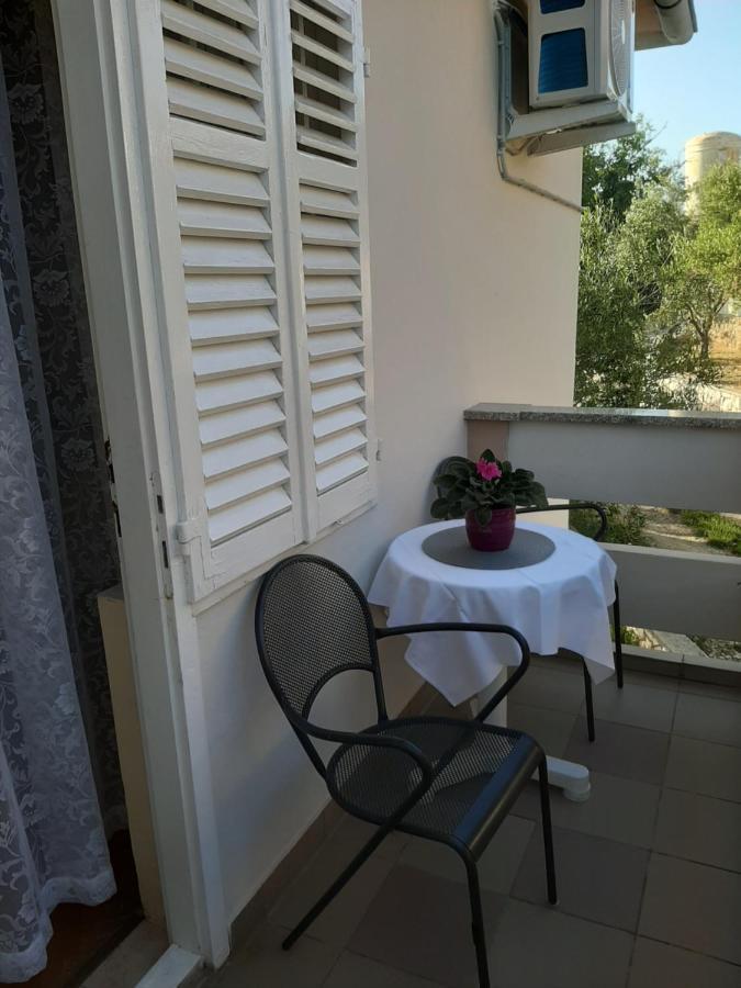 Apartments And Rooms Ljubica Lun  Exterior foto