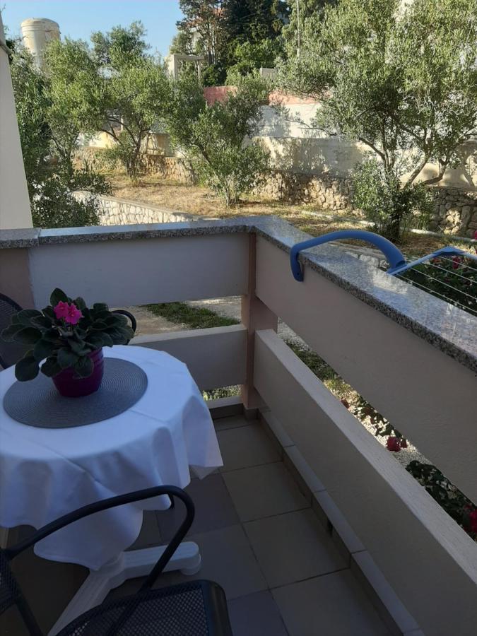 Apartments And Rooms Ljubica Lun  Exterior foto